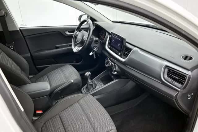 Kia Stonic (2023) thumbnail 6