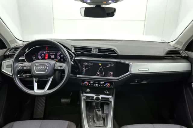 Audi Q3 (2019) thumbnail 4