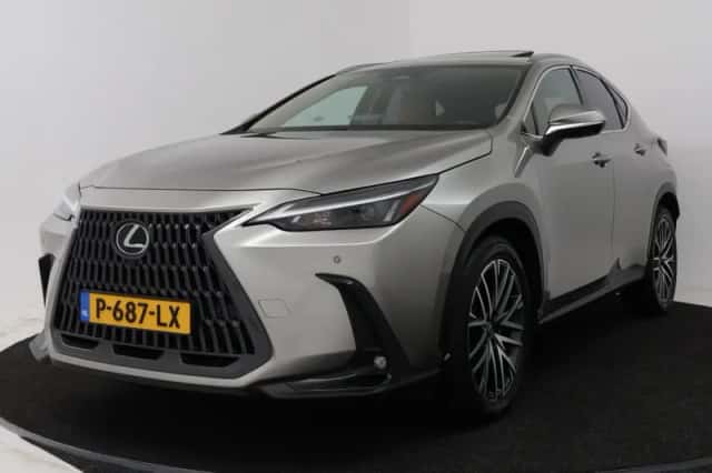 Lexus NX (2022) thumbnail 1