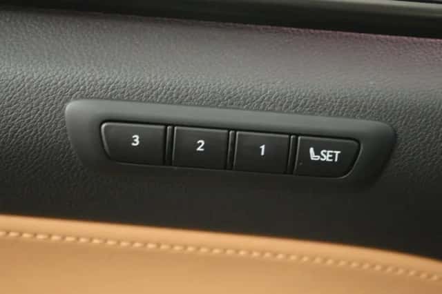 Lexus NX (2022) thumbnail 4