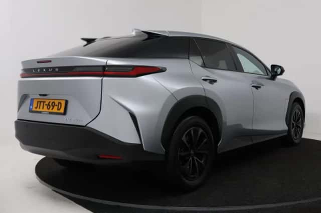 Lexus RZ (2026) thumbnail 2