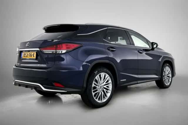 Lexus RX (2021) thumbnail 2