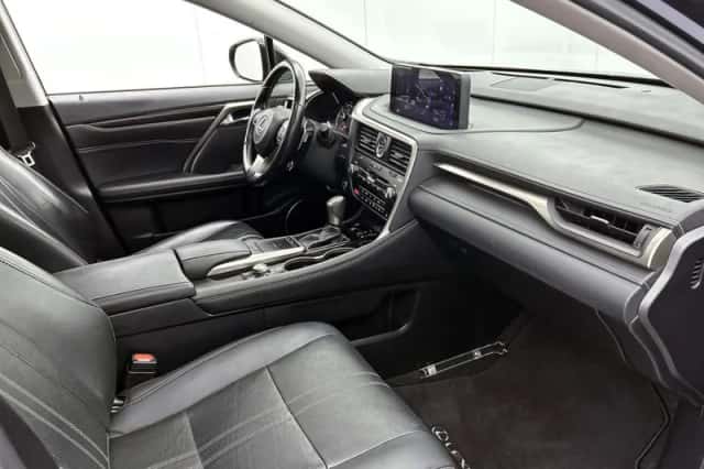 Lexus RX (2021) thumbnail 4