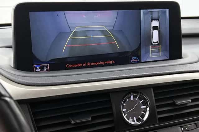 Lexus RX (2021) thumbnail 6