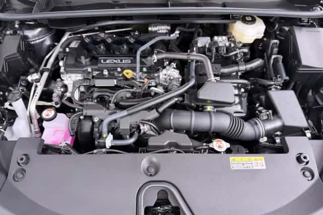 Lexus LBX (2026) thumbnail 6
