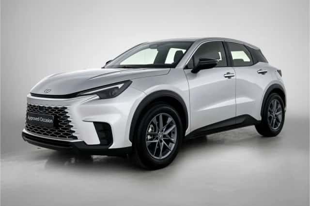 Lexus LBX (2024) thumbnail 1
