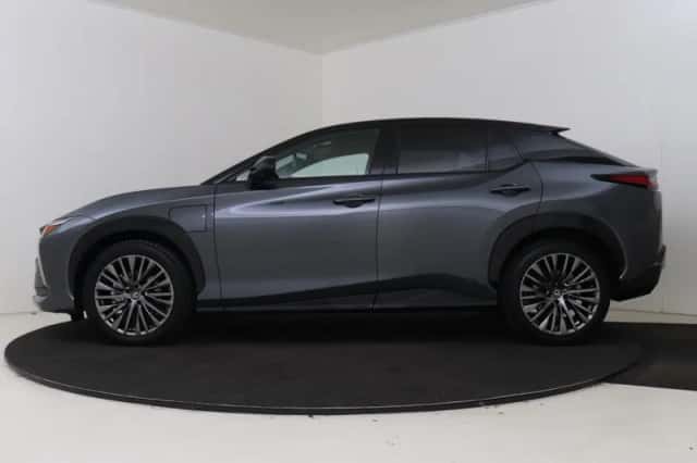 Lexus RZ (2026) thumbnail 3