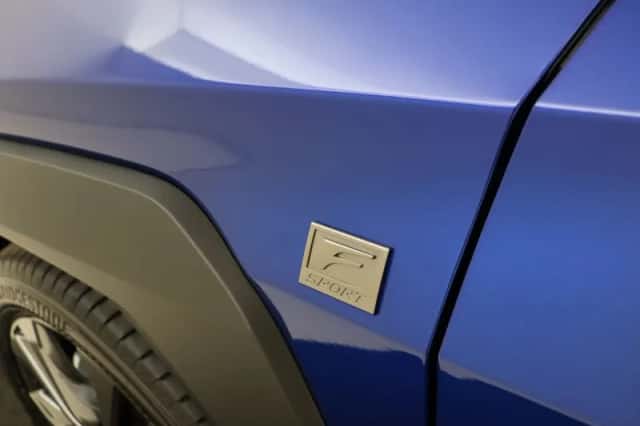 Lexus UX (2026) thumbnail 5