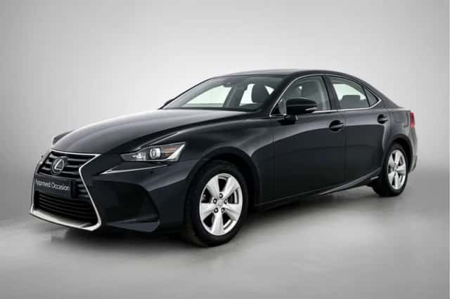 Lexus IS (2020) thumbnail 1