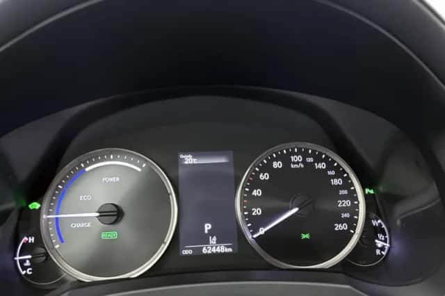 Lexus IS (2020) thumbnail 5