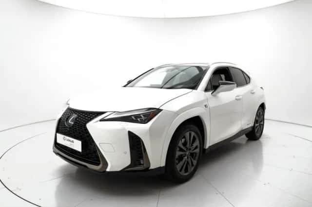 Lexus UX (2022) thumbnail 1
