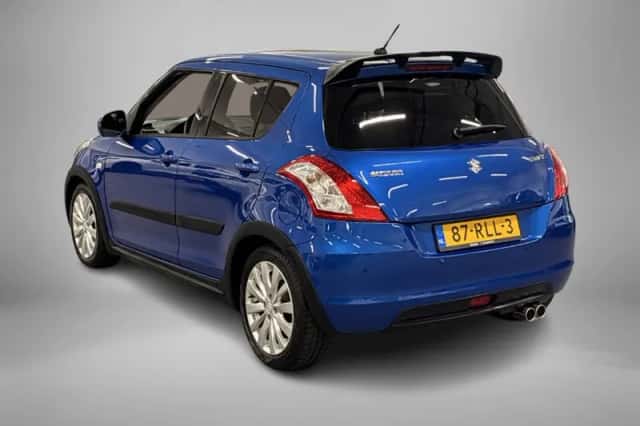 Suzuki Swift (2011) thumbnail 4