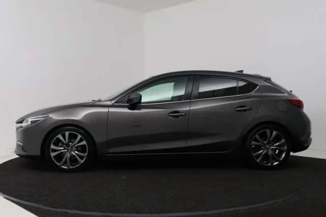 Mazda 3 (2017) thumbnail 3