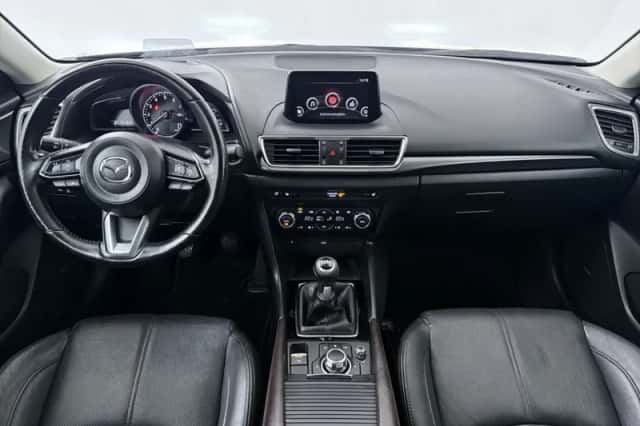 Mazda 3 (2017) thumbnail 5