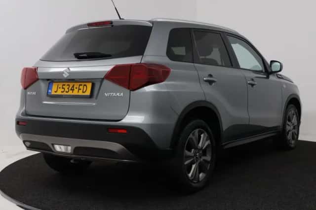 Suzuki Vitara (2020) thumbnail 2