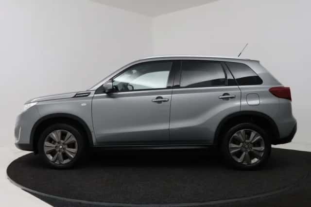 Suzuki Vitara (2020) thumbnail 3