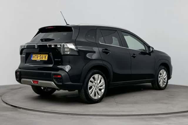 Suzuki S-Cross (2025) thumbnail 2