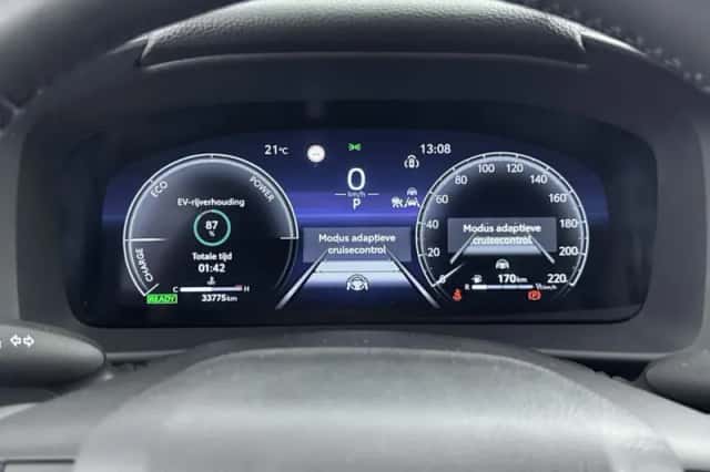 Toyota C-HR (2024) thumbnail 5