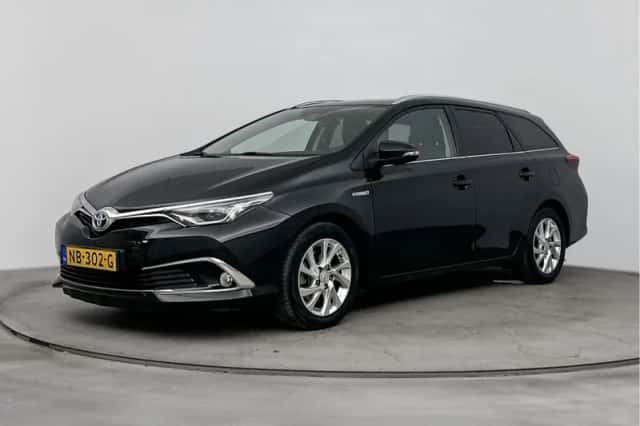 Toyota Auris (2017) thumbnail 1