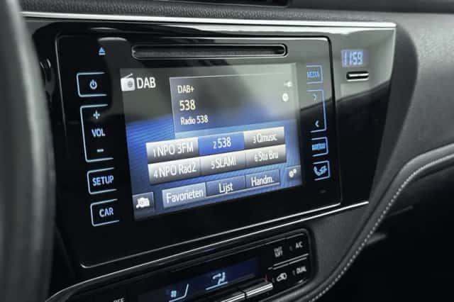 Toyota Auris (2017) thumbnail 6