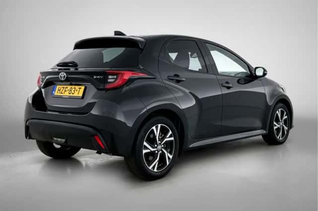 Toyota Yaris (2025) thumbnail 2