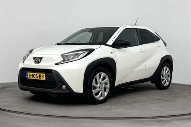 Toyota Aygo (2022) thumbnail 1