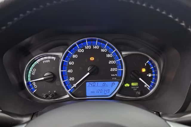 Toyota Yaris (2016) thumbnail 4
