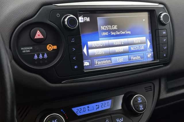 Toyota Yaris (2016) thumbnail 6