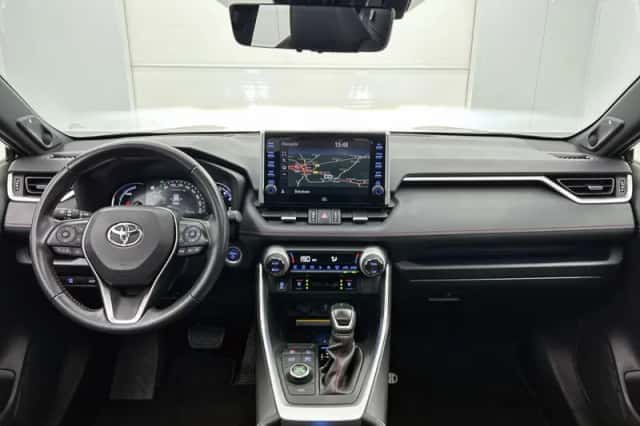 Toyota RAV4 (2021) thumbnail 5