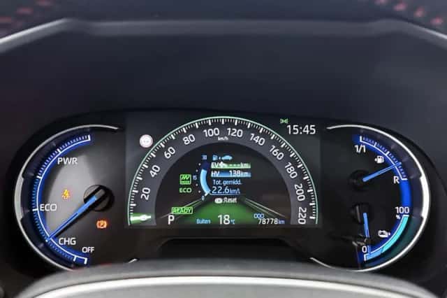 Toyota RAV4 (2021) thumbnail 6