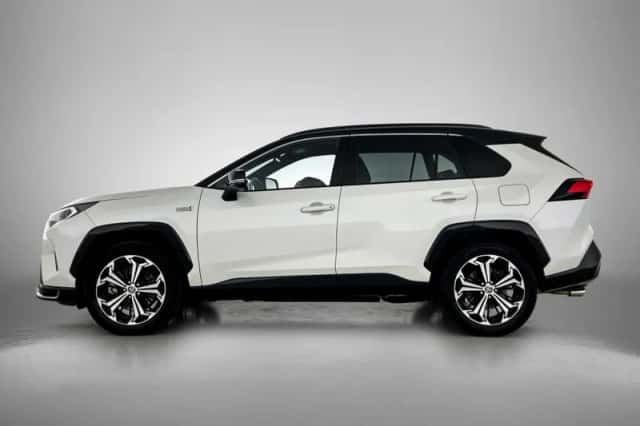 Toyota RAV4 (2021) thumbnail 3