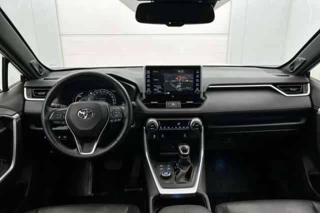 Toyota RAV4 (2021) thumbnail 4