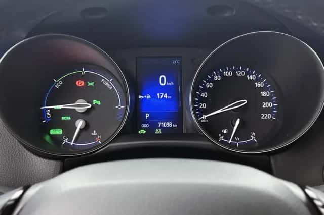 Toyota C-HR (2016) thumbnail 5