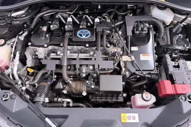 Toyota C-HR (2018) thumbnail 5