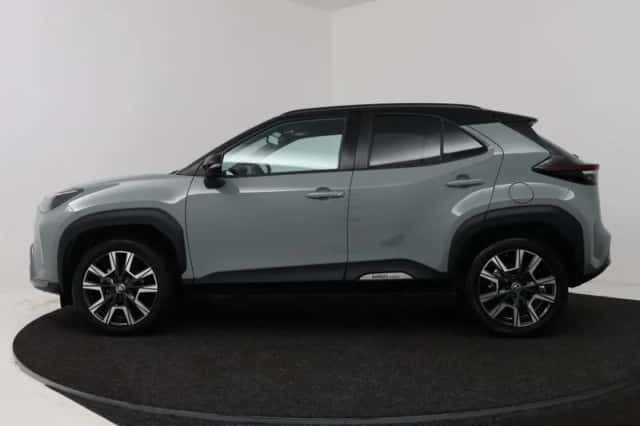 Toyota Yaris Cross (2024) thumbnail 3