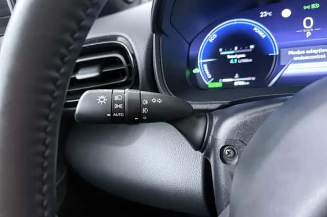 Toyota Yaris Cross (2024) thumbnail 6