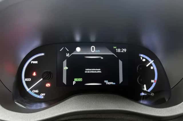 Toyota Yaris Cross (2023) thumbnail 5
