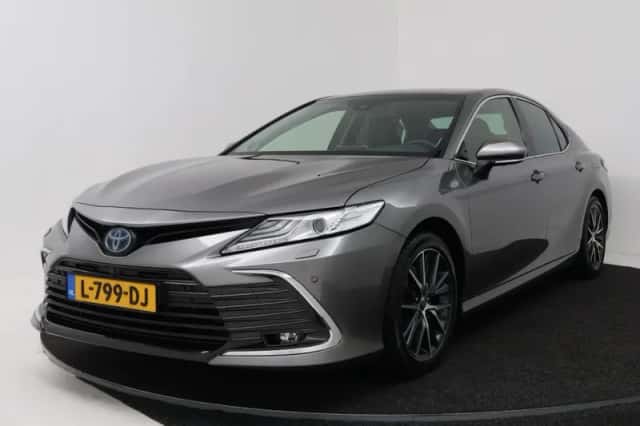 Toyota Camry (2021) thumbnail 1
