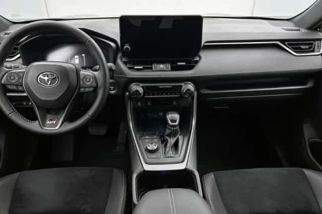 Toyota RAV4 (2025) thumbnail 1