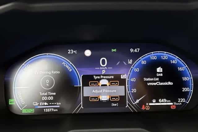 Toyota RAV4 (2025) thumbnail 2