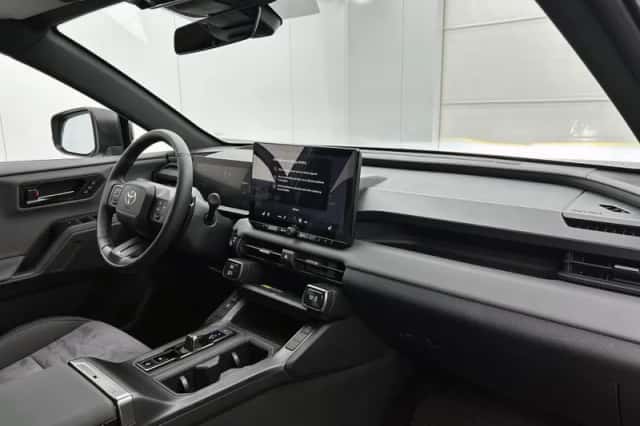 Toyota RAV4 (2026) thumbnail 6