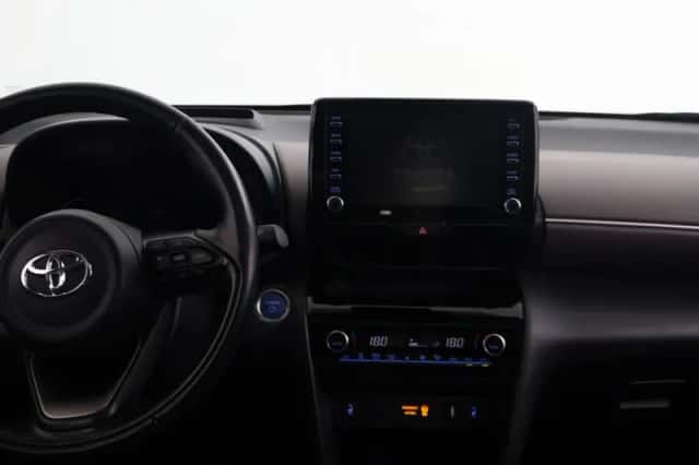 Toyota Yaris Cross (2022) thumbnail 2