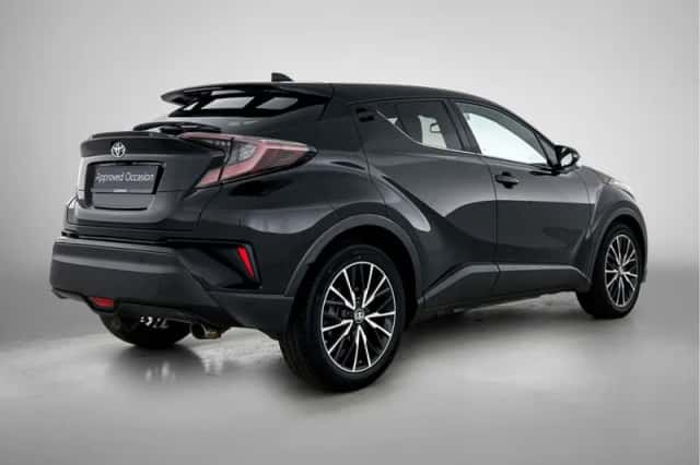 Toyota C-HR (2018) thumbnail 2