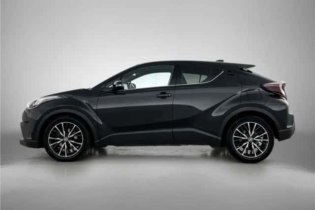Toyota C-HR (2018) thumbnail 3