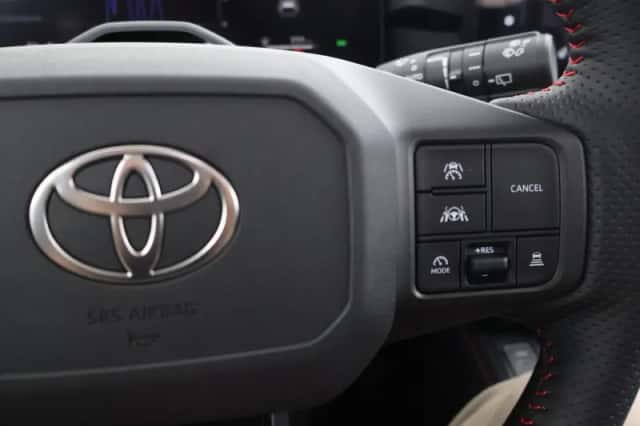 Toyota RAV4 (2026) thumbnail 5