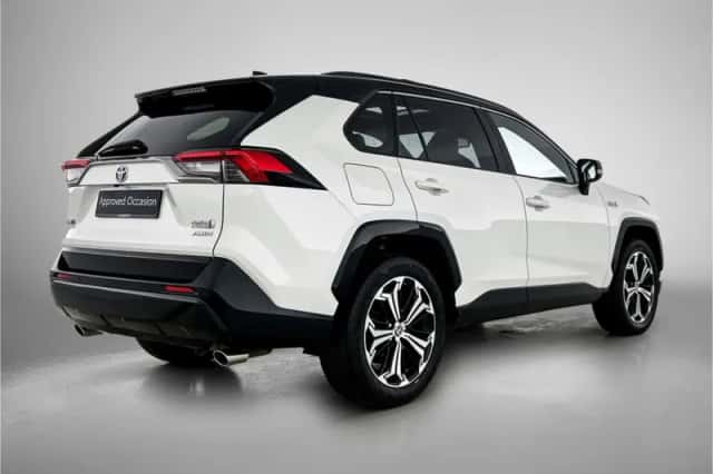 Toyota RAV4 (2021) thumbnail 2