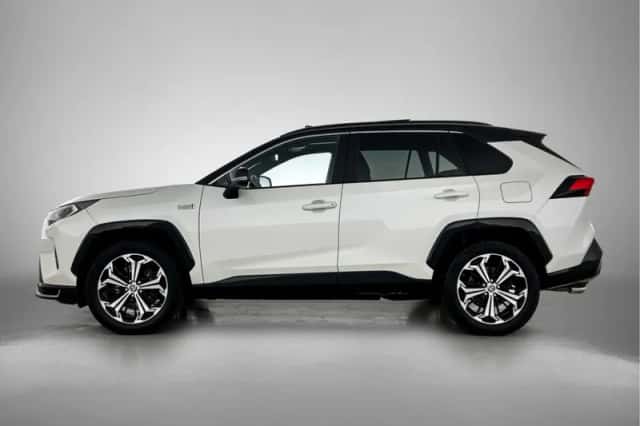 Toyota RAV4 (2021) thumbnail 3