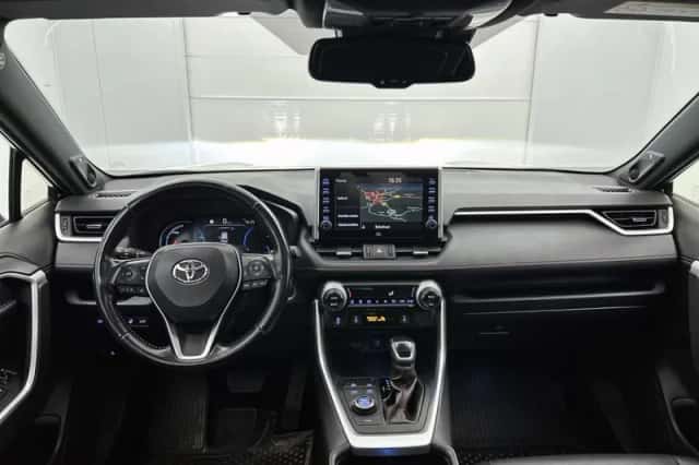 Toyota RAV4 (2021) thumbnail 5