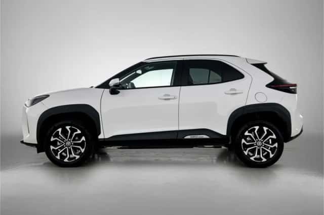Toyota Yaris Cross (2024) thumbnail 3