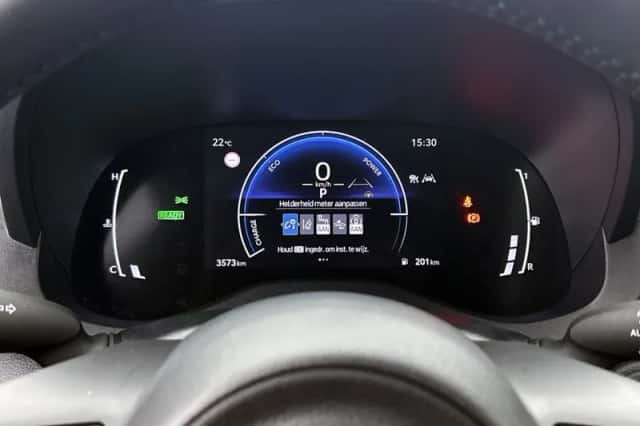 Toyota Yaris Cross (2024) thumbnail 5